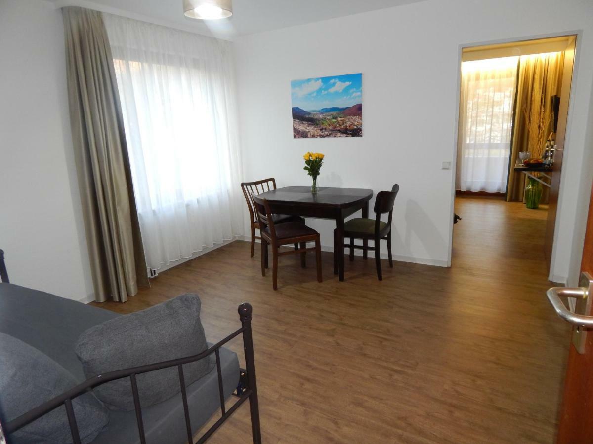 Free Apartment - Bei Den Thermen 바트우라하 외부 사진